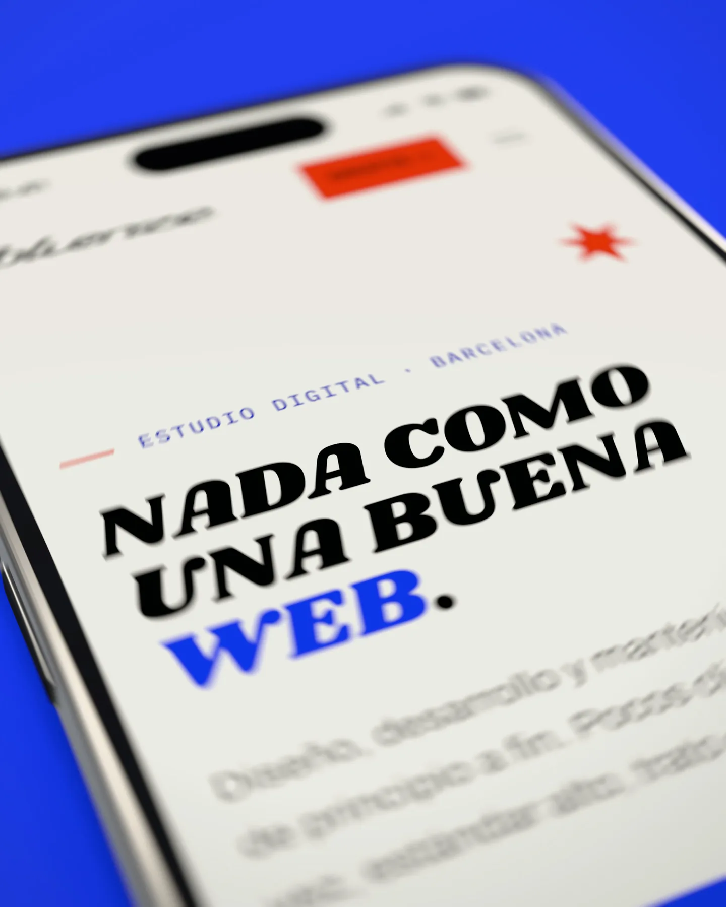 Primer plano de la web de Bluenze en el móvil